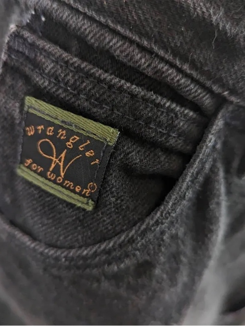 Wrangler Women Straight Leg Jeans in Black with Olive Label